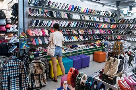 where to buy fake clothes bangkok|bangkok counterfeit stores.